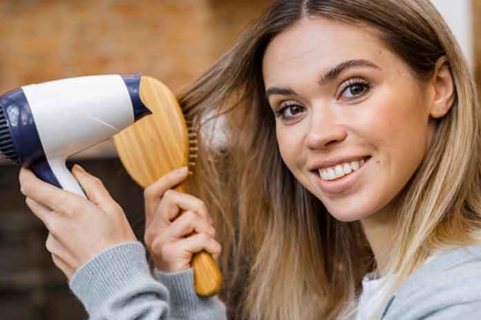 These-Seven-Mistakes-Every-Woman-Makes-When-Blow-Drying-Her-Hair